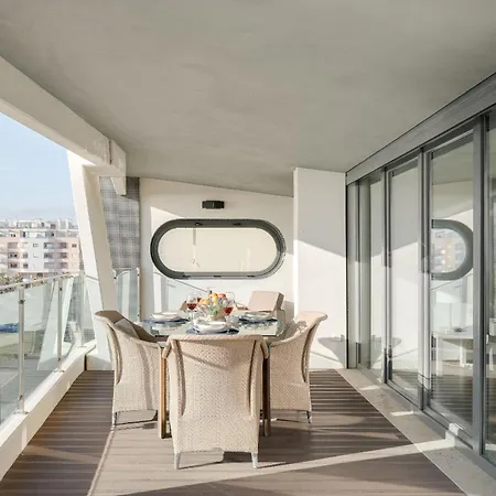 Luxury Plazza Sea View Ferienhaus Costa da Caparica
