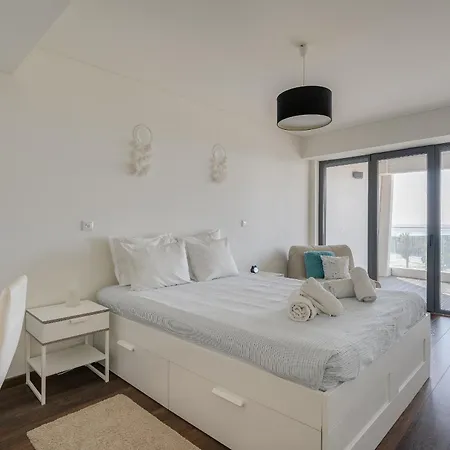 Luxury Plazza Sea View Ferienhaus Costa da Caparica