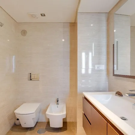 Luxury Plazza Sea View *