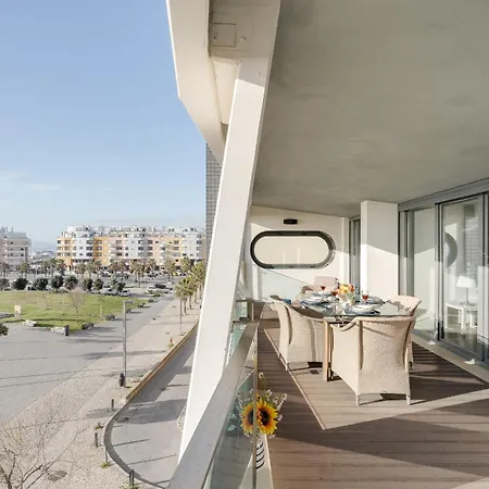 Luxury Plazza Sea View * Costa da Caparica