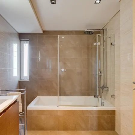 Luxury Plazza Sea View *
