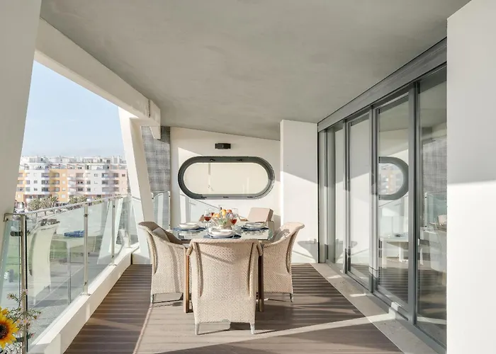 Luxury Plazza Sea View Hébergement de vacances Costa da Caparica
