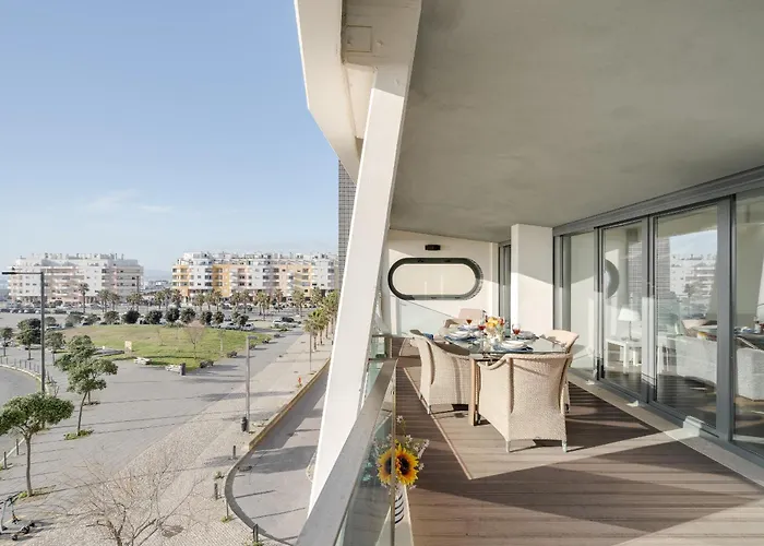 Luxury Plazza Sea View * Costa da Caparica