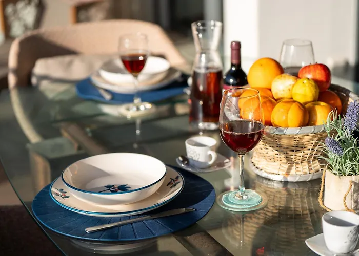 Luxury Plazza Sea View Hébergement de vacances *