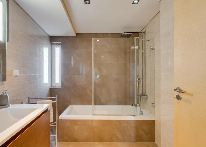Luxury Plazza Sea View *